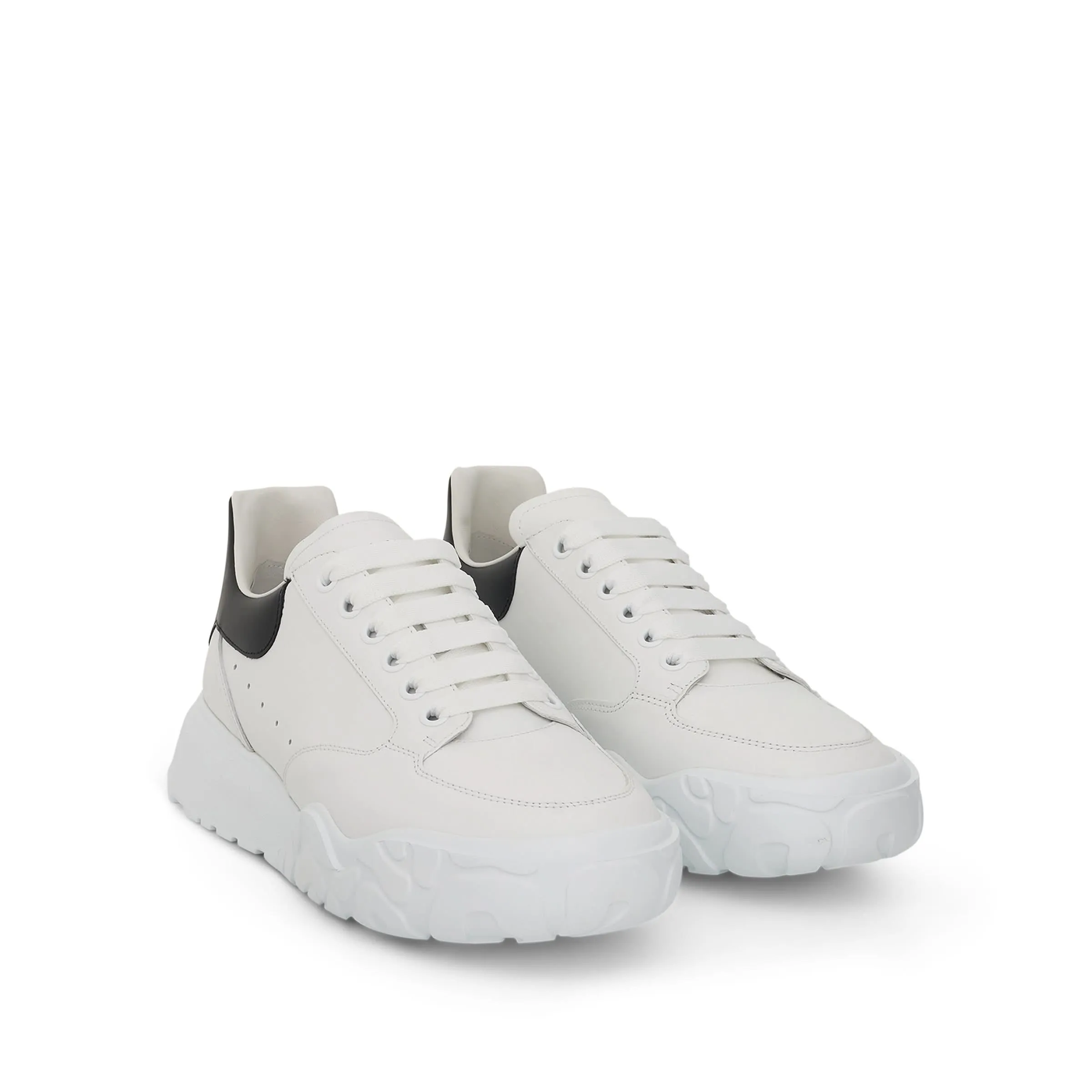 Court Trainer In White/Black