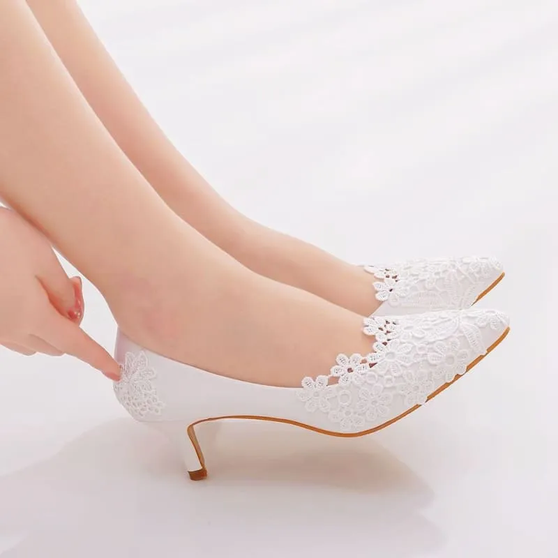 Elegant Lace Flower Wedding Shoes with Kitten Heels in White