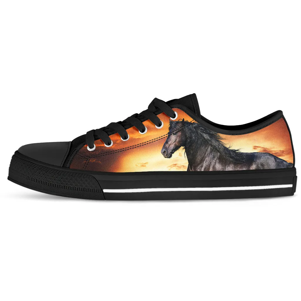 Horse Black Women's Low Top Shoes