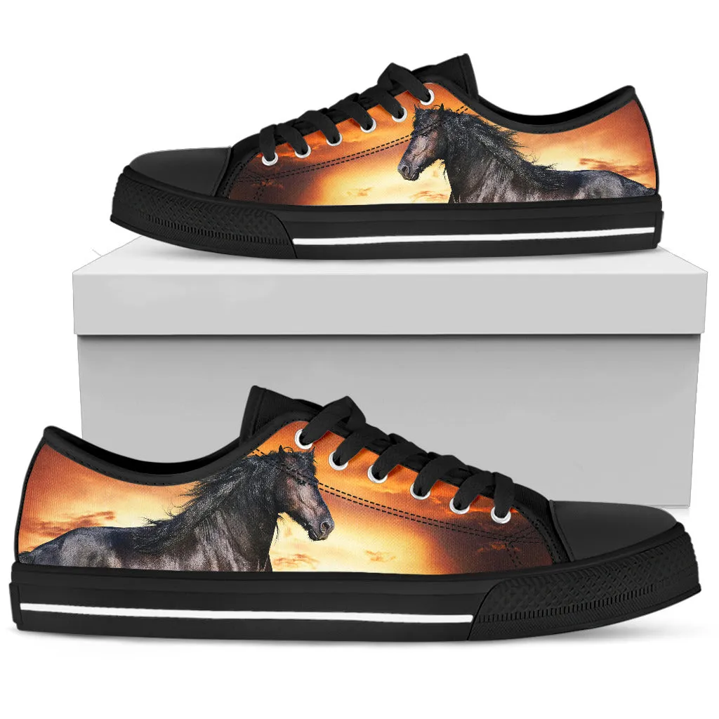 Horse Black Women's Low Top Shoes