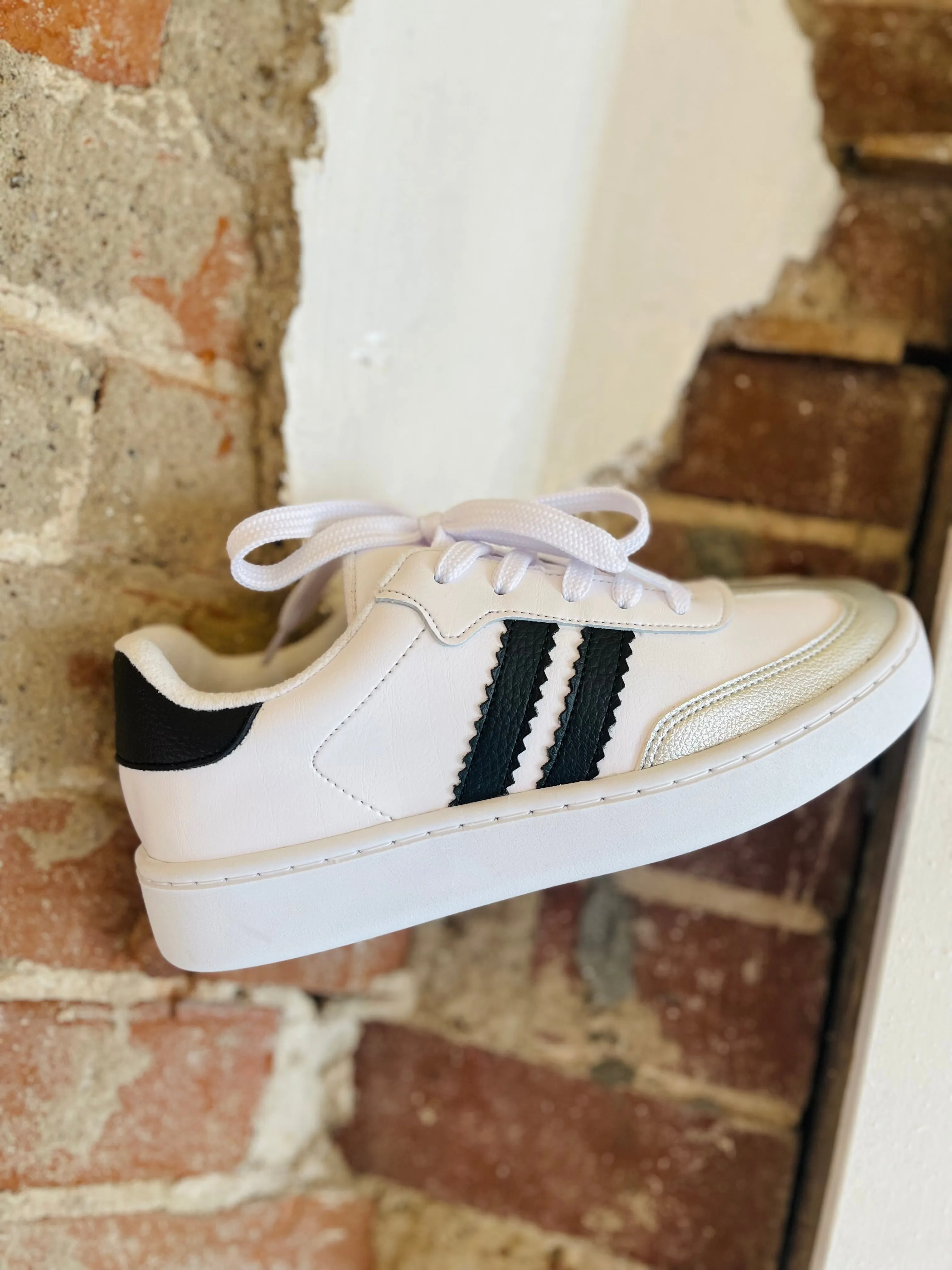 Miel 73 Stripe Sneaker