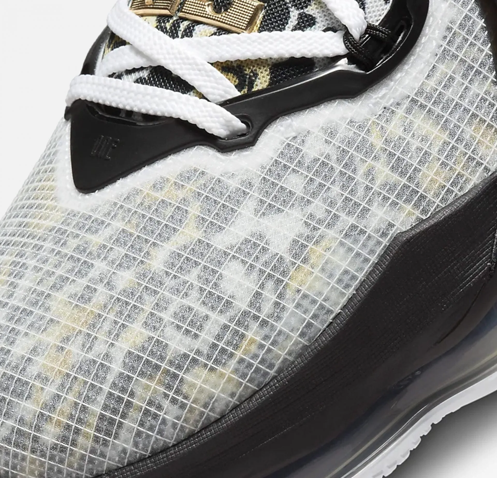 Nike | LEBRON 19  { WHITE / BLACK / METALLIC GOLD