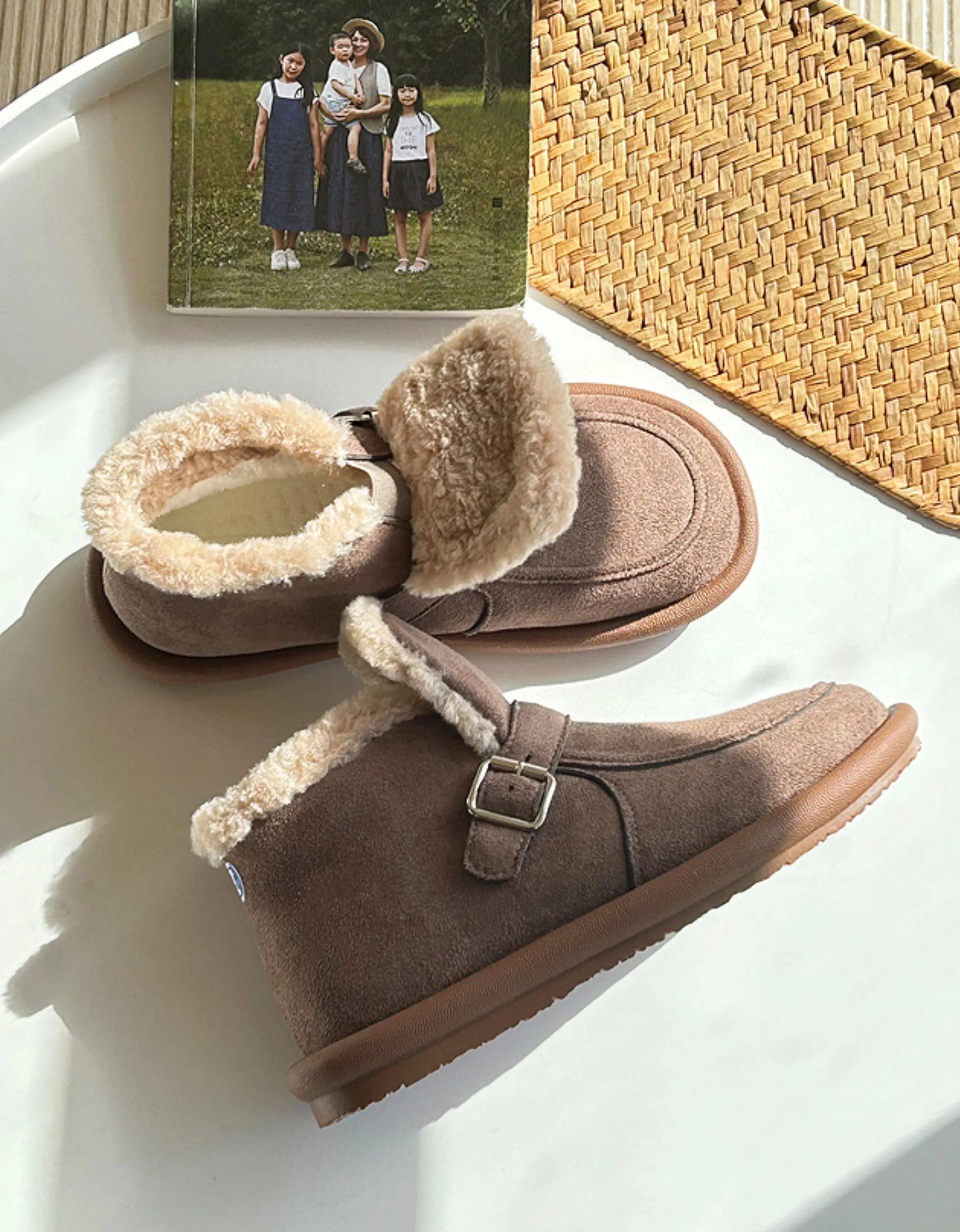 Round Toe Comfortable Winter Suede Boots with Fur