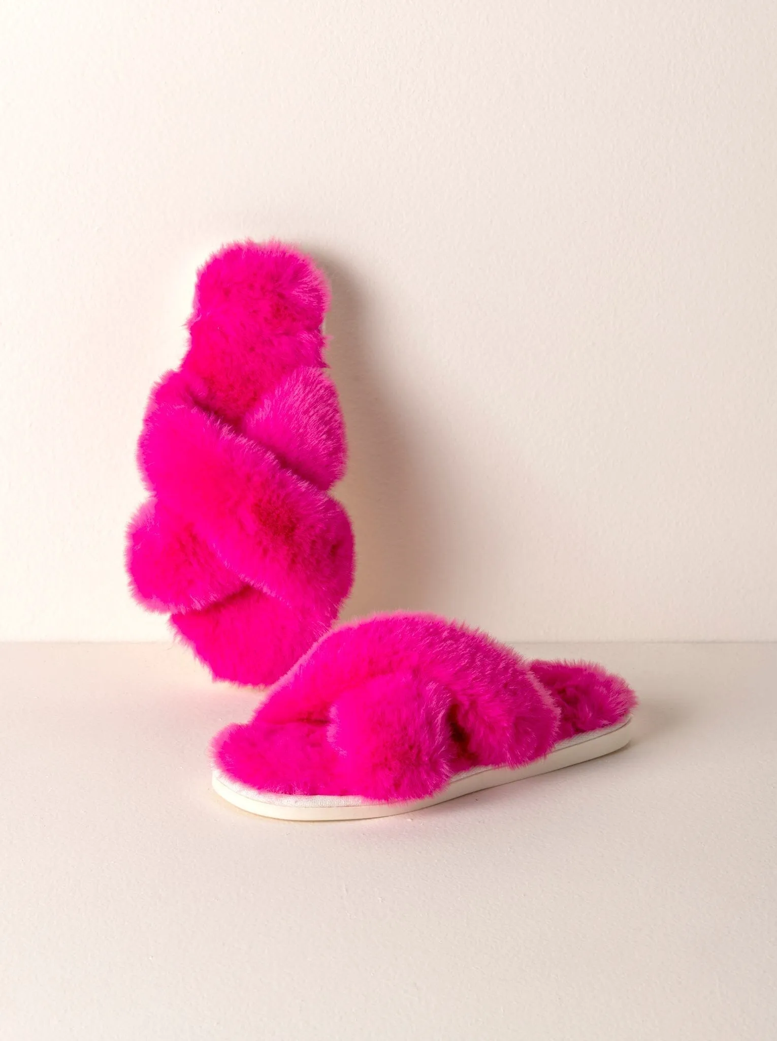 Shiraleah Christina Slippers | Magenta