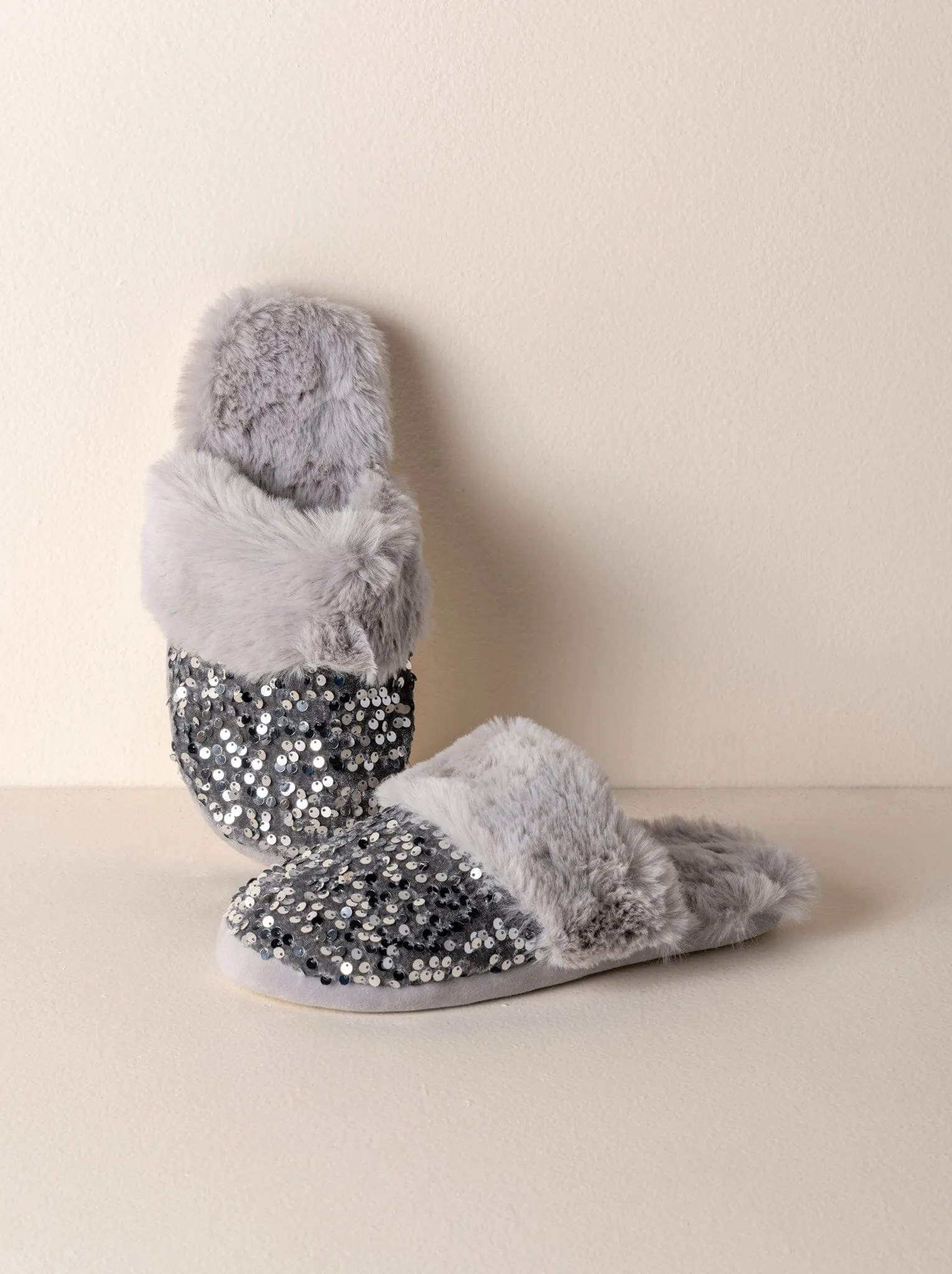 Shiraleah Fiesta Slippers | Silver