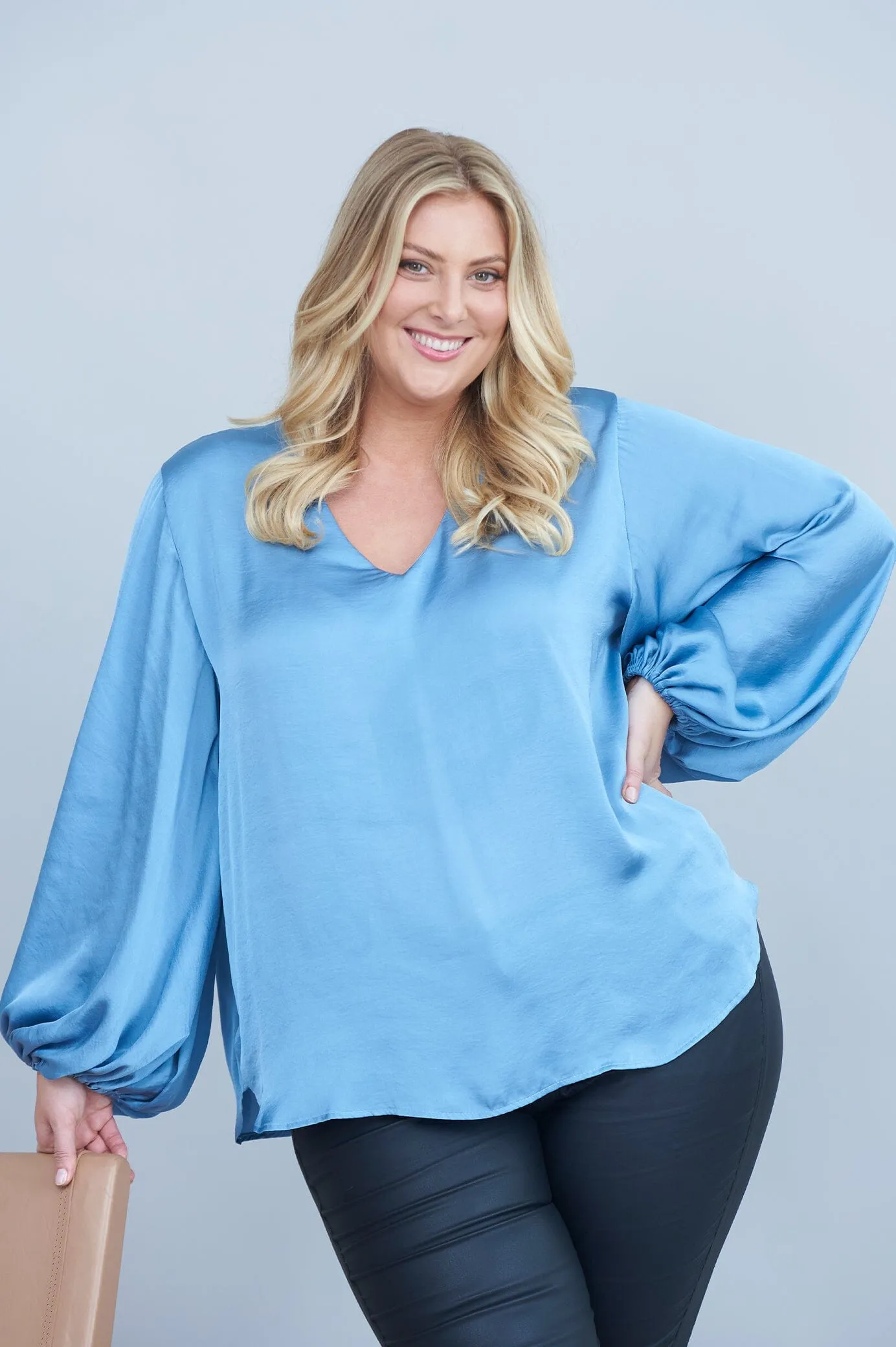 Sovana V-Neck Long Sleeve Top Blue Grey