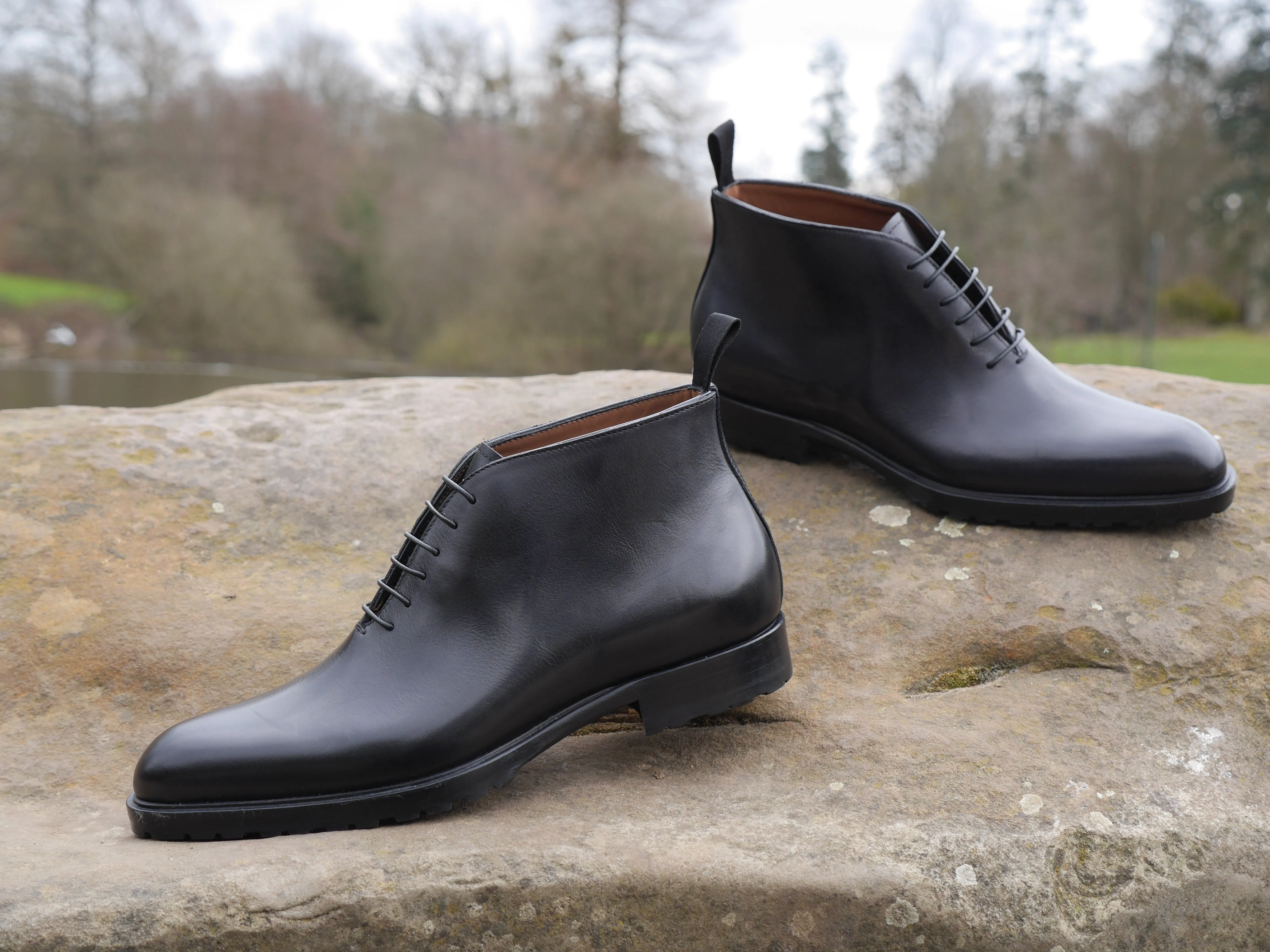 T698 - Chukka Leather Boot Black